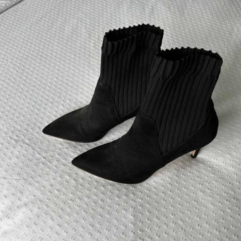 Zara Black Textured Ankle Booties